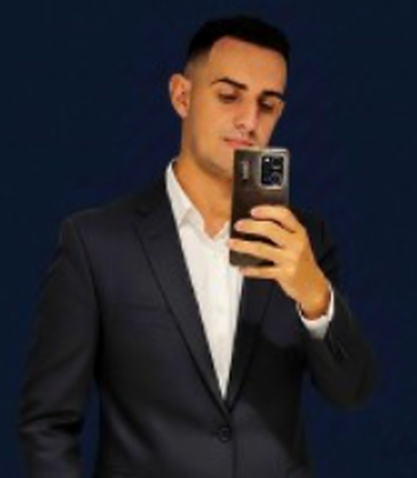 Matheus Betti de Oliveira em foto profissional para currículo